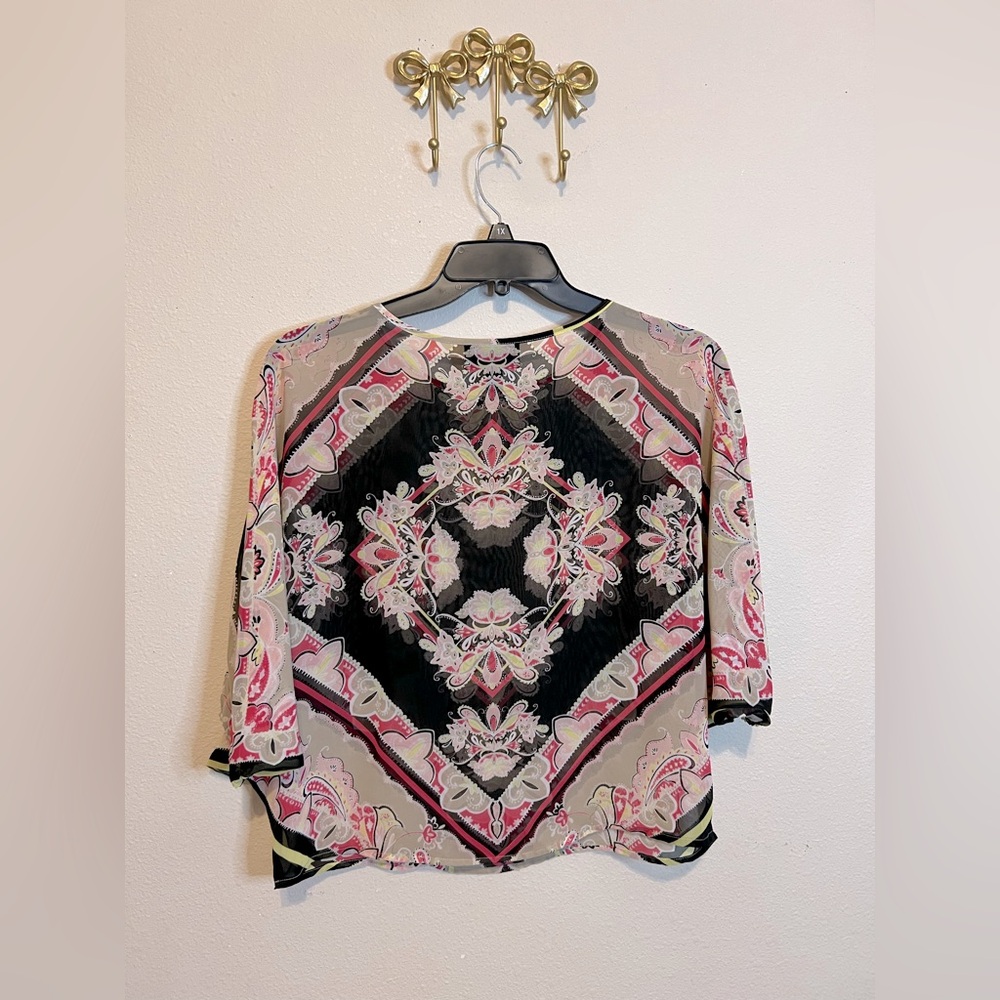 Dana Buchman Black and Pink Graphic Blouse with 3/4 Sleeves